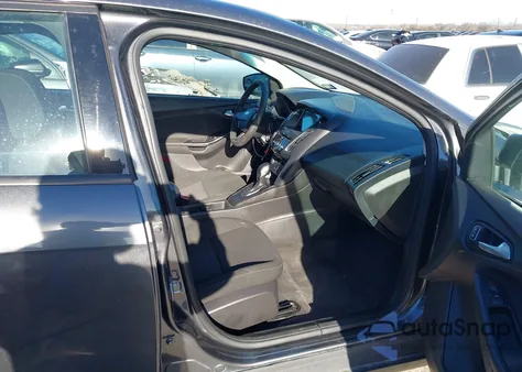 2018 Ford Focus Sel z USA, uszkodzony, nr VIN 1FADP3H20JL321367